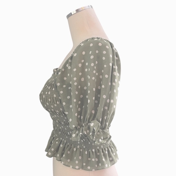 💜 WAYF Green Polka Dot Smocked Ruffle Top Sz XS - Picture 10 of 12